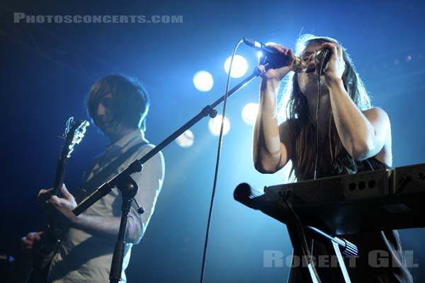 THE HUNDRED IN THE HANDS - 2010-11-11 - PARIS - Point Ephemere - 